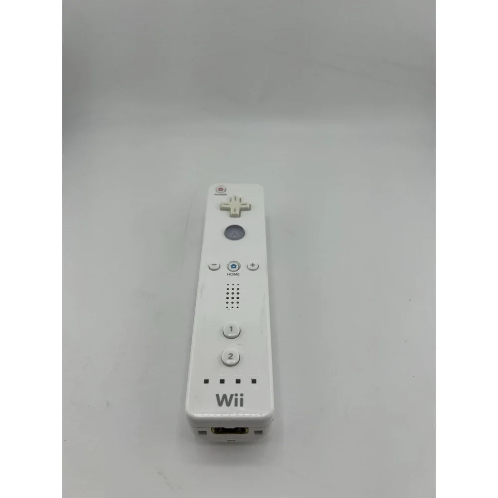 Nintendo Wii Remote RVL-003 White Nunchuk Controller and Silicone Sleeve Bundle